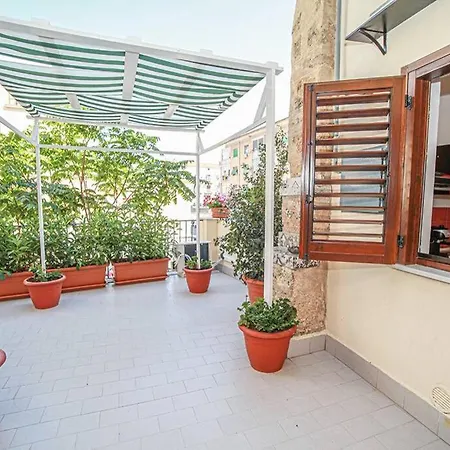 Con Terrazza Al Centro Storico. Apartmán Palermo