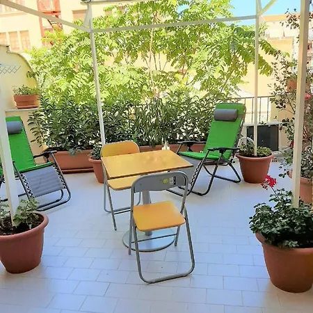 Apartment Con Terrazza Al Centro Storico. *