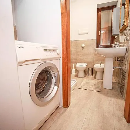 Apartament Con Terrazza Al Centro Storico. *