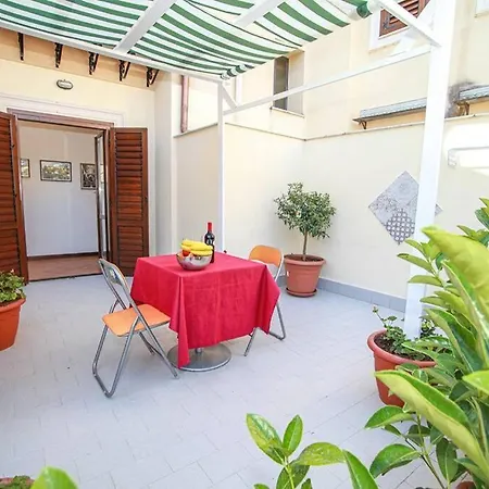 아파트 Con Terrazza Al Centro Storico.